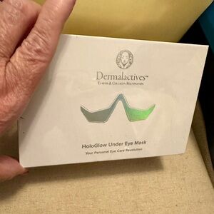Dermalactives HoloGlow Under Eye Mask - Green